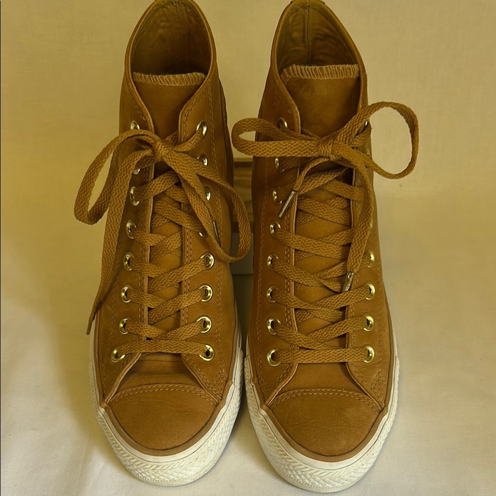 Converse Women's Sneakers in Tan